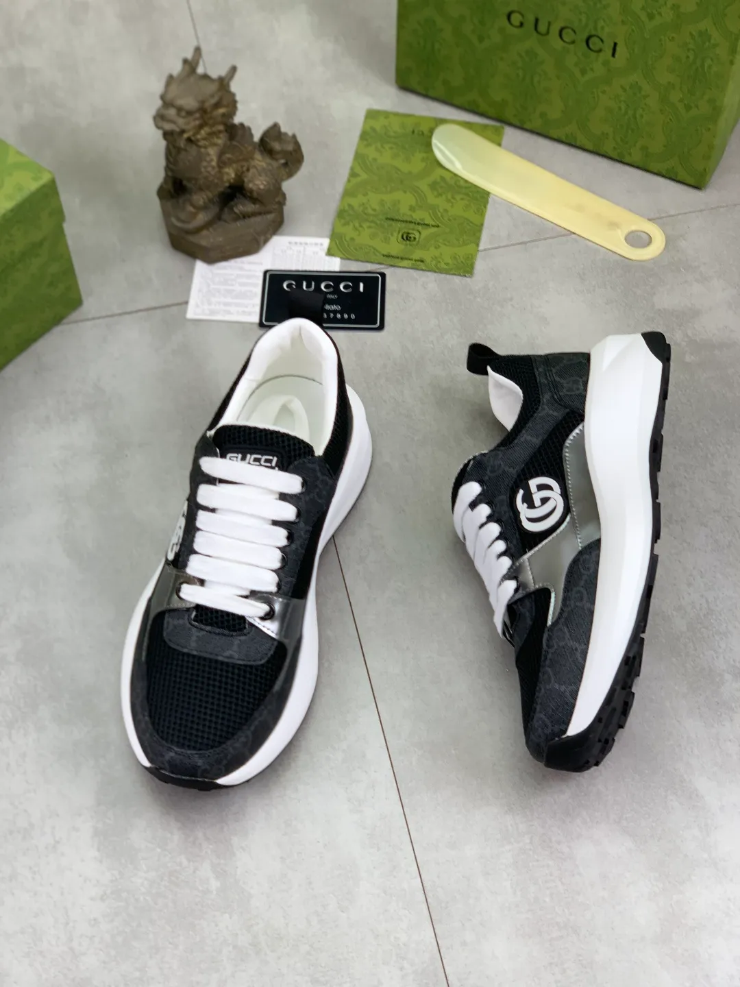 Men's shoes 💰P420💰[New model] (GUCCI) official website's latest 🎁🎁casual and fashionable men's shoes👟, hot style 💥 simple and elegant style, exclusive for trendy men. Unique official website's latest brand double G element 👑Gucci original Decorative, fashionable and generous, the fabric is original frosted calfskin ✅Full imported first-layer pigskin lining, the official website specifies wear-resistant, lightweight original rubber casual outsole, the classic model is taken in real life 🎬38-44 (45 customized) multiple colors available